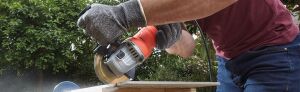 Black + Decker BEG010-QS BEG010 açılı taşlama makinesi (710 W, 115 mm disk çapı, sıfır gerilim şalteri, yumuşak başlatma, kaymaz gövde sapı, taşlama, ayırma, pas giderme)