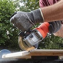 Black + Decker BEG010-QS BEG010 açılı taşlama makinesi (710 W, 115 mm disk çapı, sıfır gerilim şalteri, yumuşak başlatma, kaymaz gövde sapı, taşlama, ayırma, pas giderme)